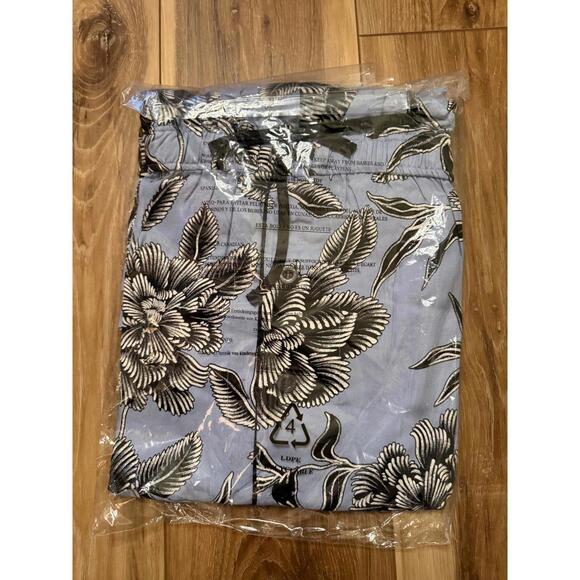 NWT! PJ Salvage Fresh Friday Romper in Blue Floral Size Large - Picture 5 of 5